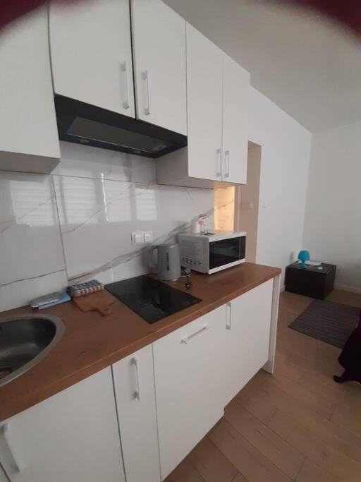 Lubmarex 1 Aleja Solidarnosci 71 Apartment